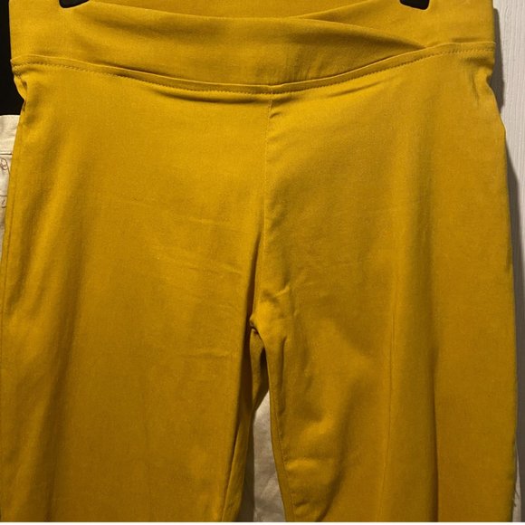 Vizio yellow mustard cropped legging pants size M - Picture 2 of 4